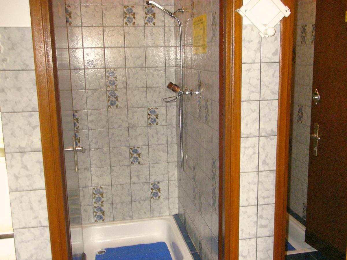 Baracca Backpacker Hostel Aurigeno Bilik gambar