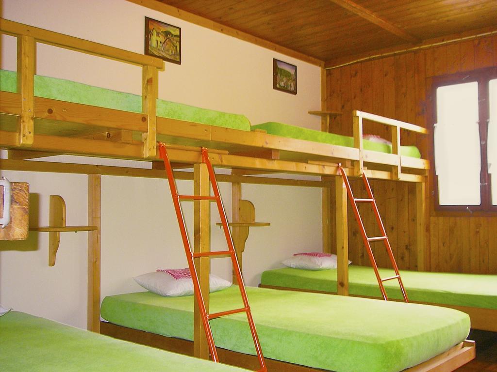Baracca Backpacker Hostel Aurigeno Bilik gambar